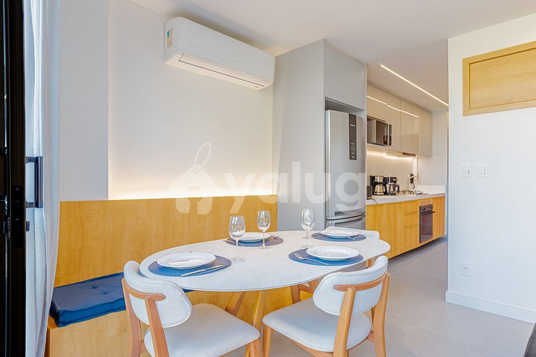 GB144 Beautiful apt with 3 suites beachfront condo.