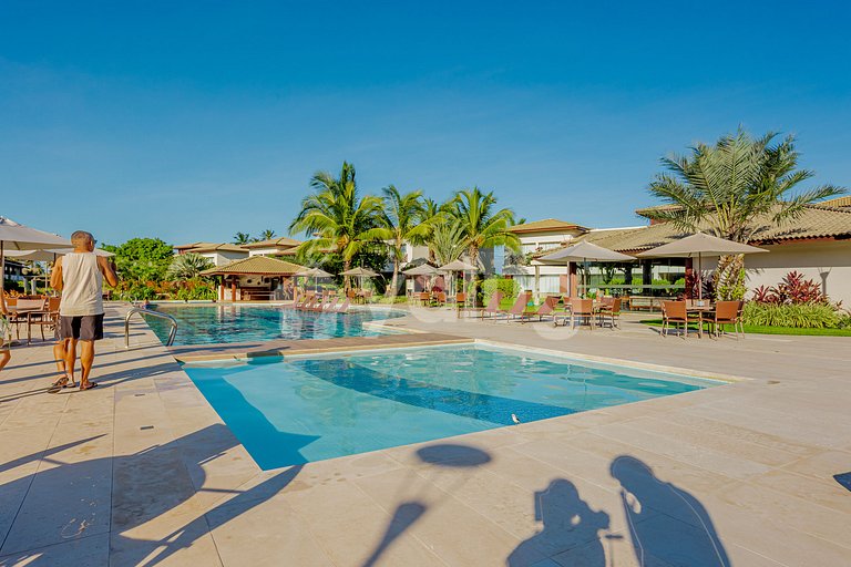 IM12 Apto de 3 habitaciones en cond. frente a la playa