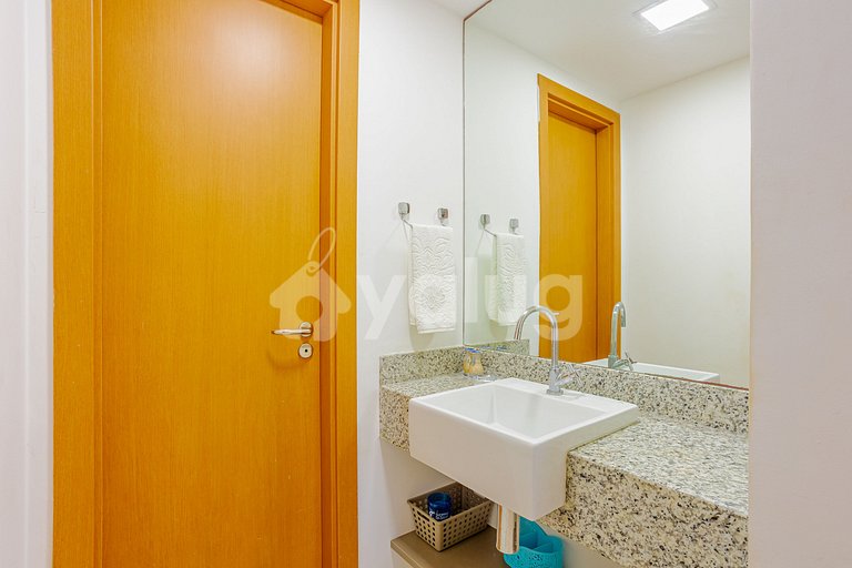 IM12 Apto de 3 habitaciones en cond. frente a la playa