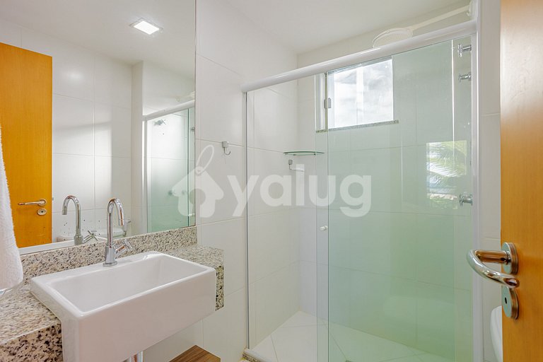 IM12 Apto de 3 habitaciones en cond. frente a la playa