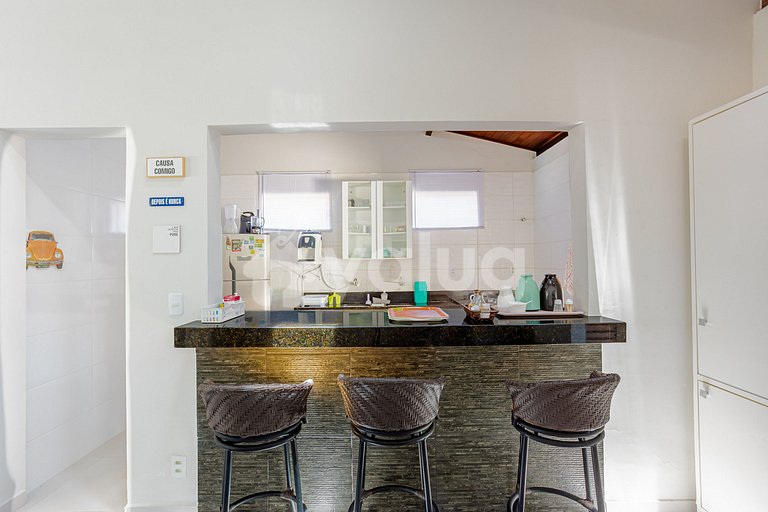 Beautiful house with 6 bedrooms, 100m from Guarajuba beach.