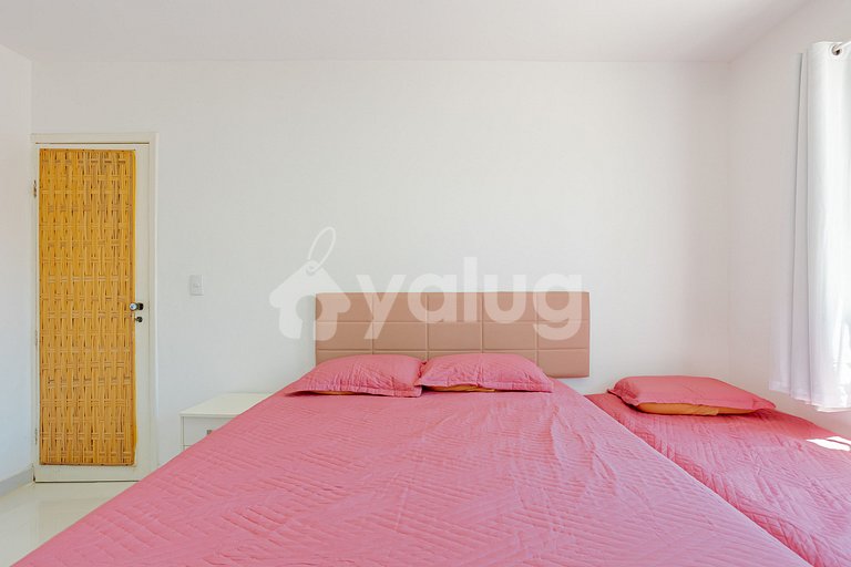 Beautiful house with 6 bedrooms, 100m from Guarajuba beach.