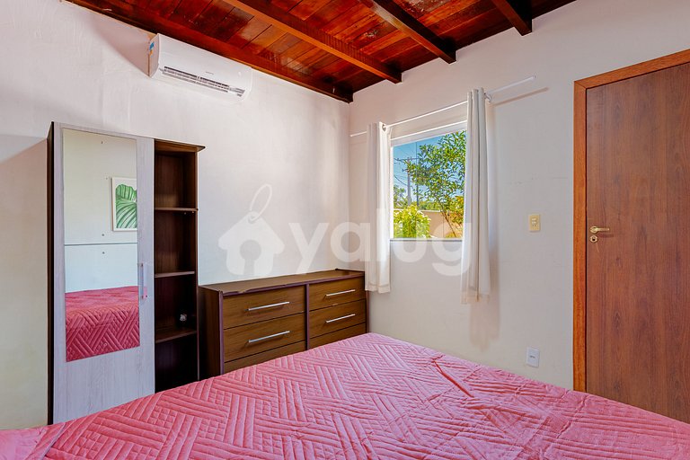 Linda Casa com 6/4, 100m da praia de Guarajuba