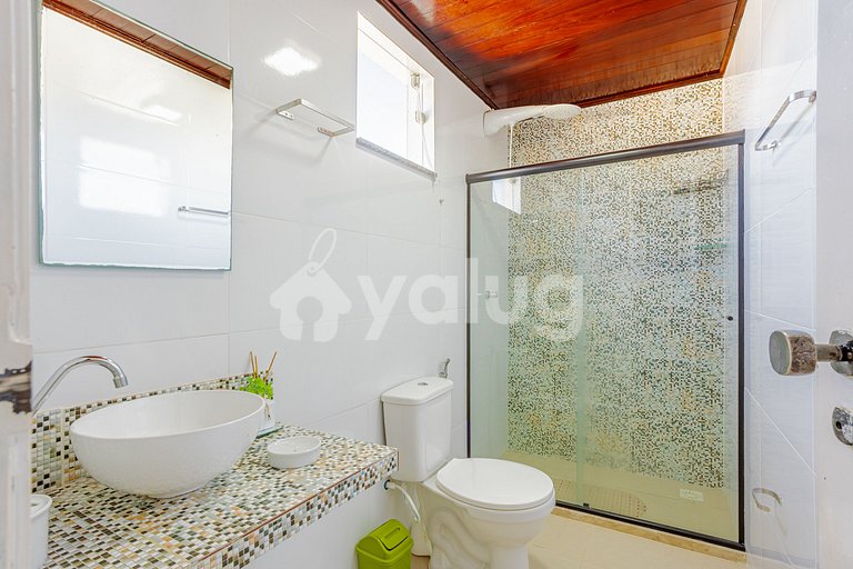 Linda Casa com 6/4, 100m da praia de Guarajuba