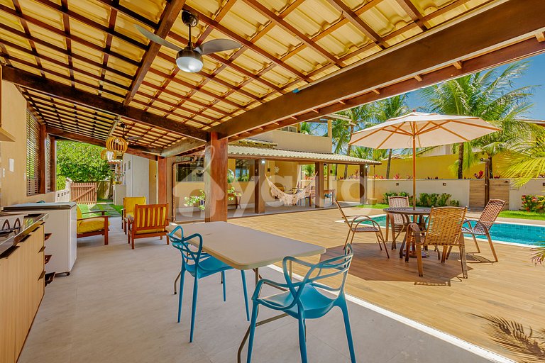 Linda Casa com 6/4, 100m da praia de Guarajuba