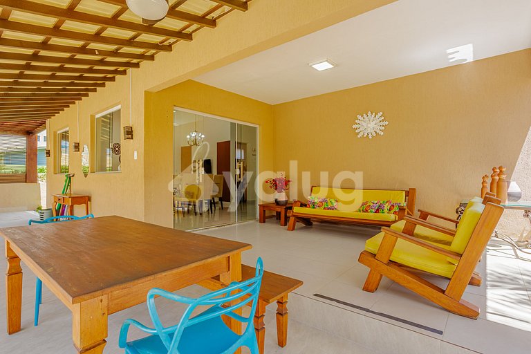 Beautiful house with 6 bedrooms, 100m from Guarajuba beach.