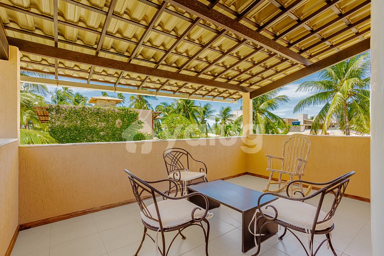 Linda Casa com 6/4, 100m da praia de Guarajuba