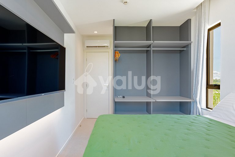 GB144 Beautiful apt with 3 suites beachfront condo.