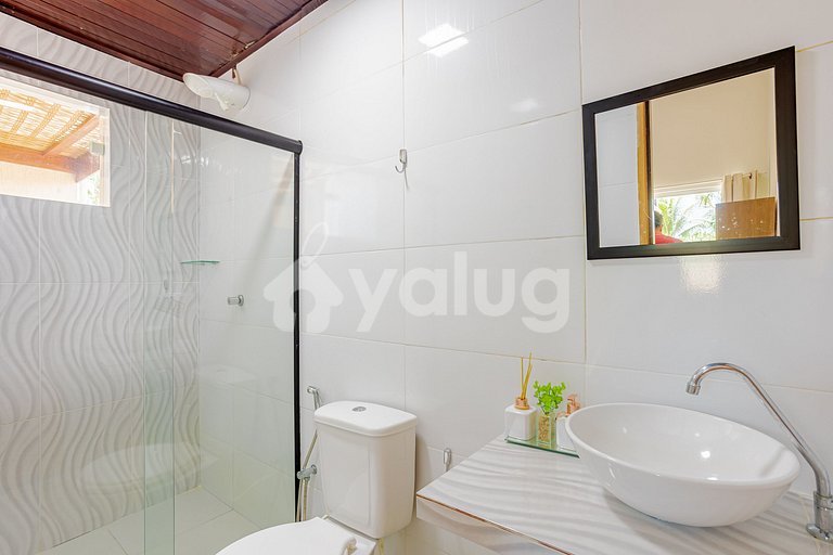 Linda Casa com 6/4, 100m da praia de Guarajuba