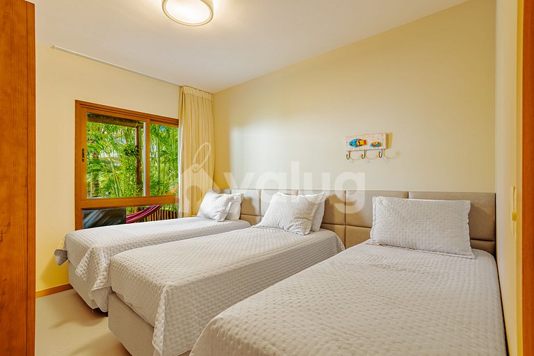 Lindo Apartamento 3 Suítes Condomínio pé na areia