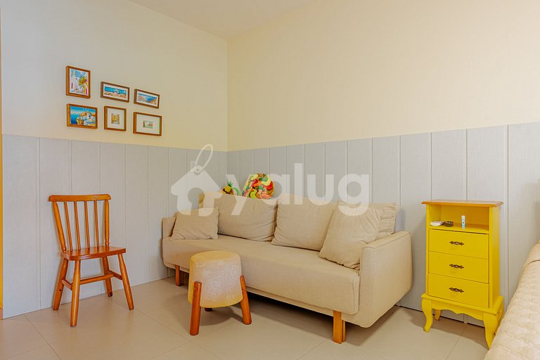 Lindo Apartamento 3 Suítes Condomínio pé na areia