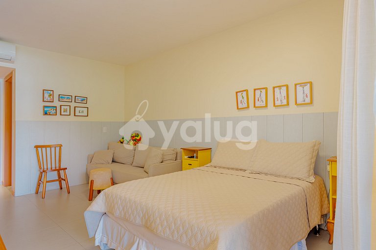 Lindo Apartamento 3 Suítes Condomínio pé na areia