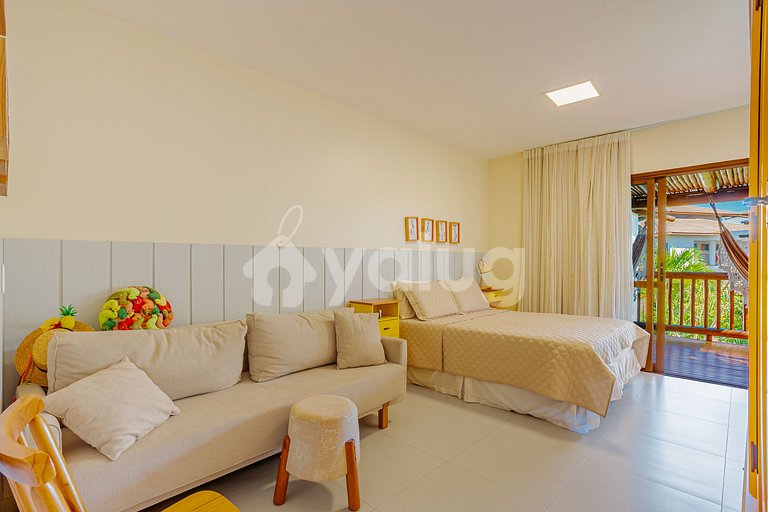 Lindo Apartamento 3 Suítes Condomínio pé na areia