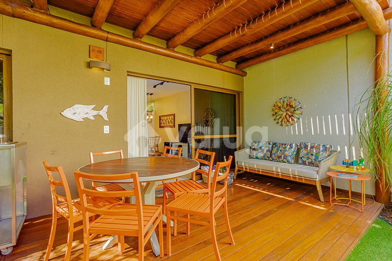 Beautiful 3-Suite Apartment in a Beachfront Condominium