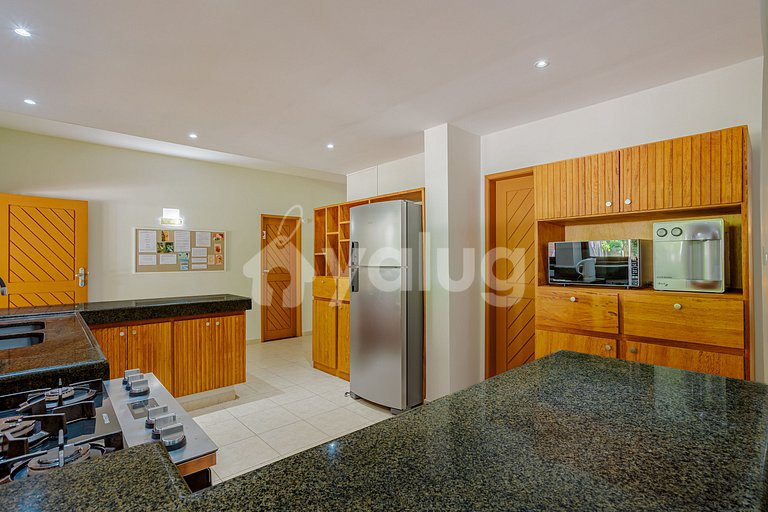 Wonderful beachfront house with pool and 5 bedrooms.