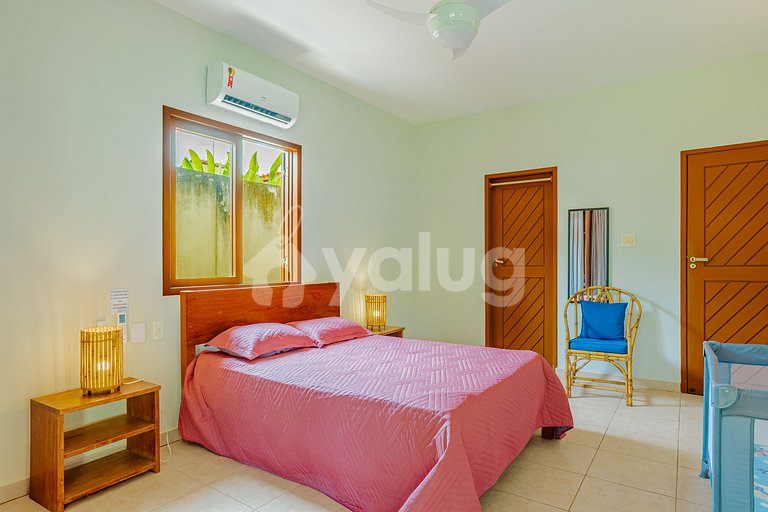 Wonderful beachfront house with pool and 5 bedrooms.