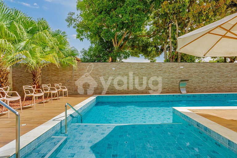 Wonderful beachfront house with pool and 5 bedrooms.