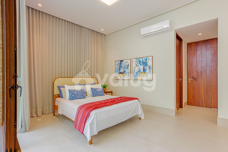 Beautiful House with 6 Suites 200m from Beach Praia do Forte