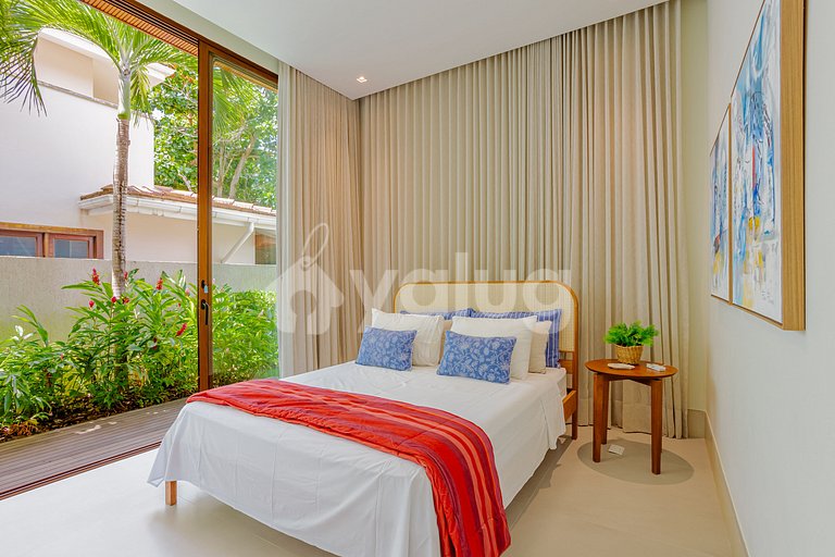 Beautiful House with 6 Suites 200m from Beach Praia do Forte