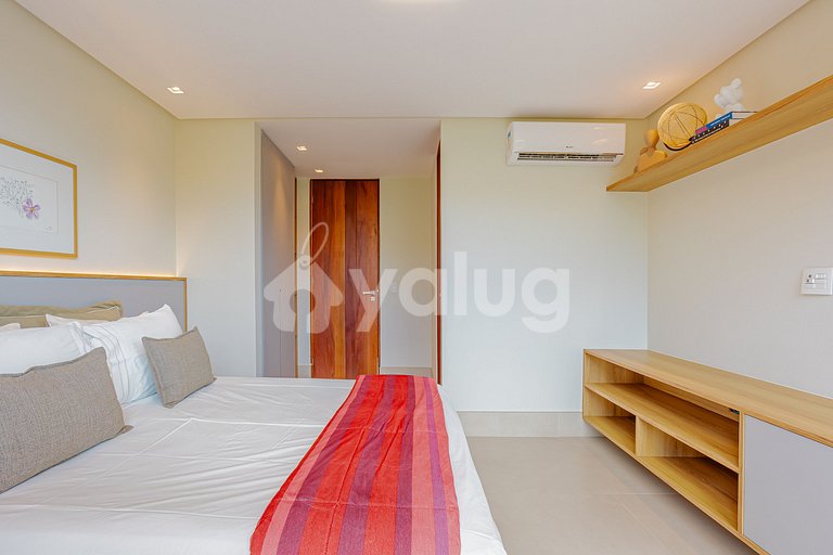 Beautiful House with 6 Suites 200m from Beach Praia do Forte