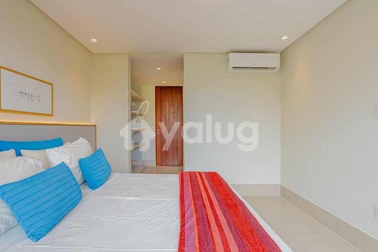 Beautiful House with 6 Suites 200m from Beach Praia do Forte