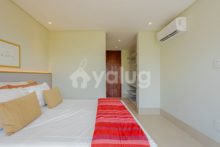 Beautiful House with 6 Suites 200m from Beach Praia do Forte