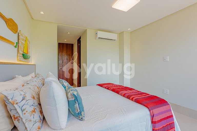 Beautiful House with 6 Suites 200m from Beach Praia do Forte