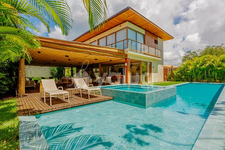 Beautiful House with 6 Suites 200m from Beach Praia do Forte