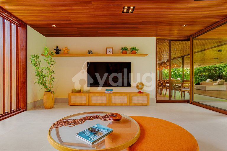 Beautiful House with 6 Suites 200m from Beach Praia do Forte