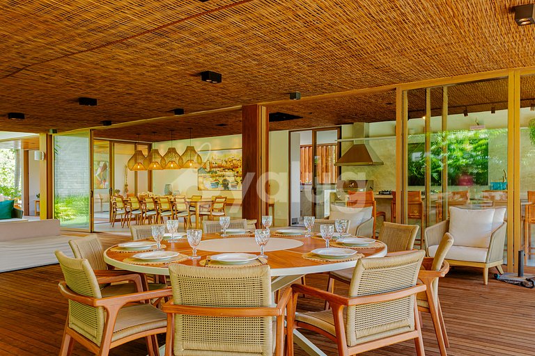 Beautiful House with 6 Suites 200m from Beach Praia do Forte