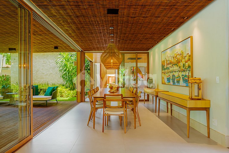 Beautiful House with 6 Suites 200m from Beach Praia do Forte