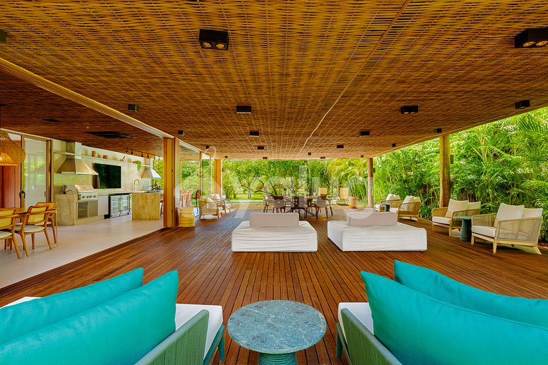 Beautiful House with 6 Suites 200m from Beach Praia do Forte