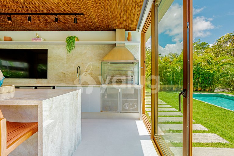 Beautiful House with 6 Suites 200m from Beach Praia do Forte