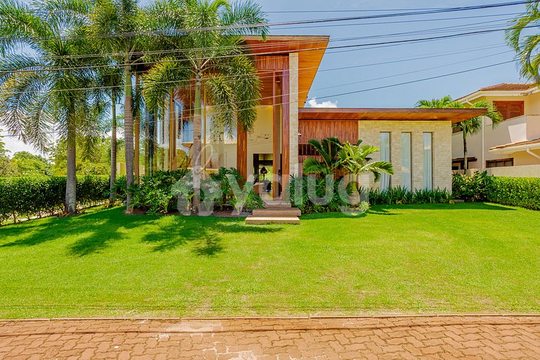 Beautiful House with 6 Suites 200m from Beach Praia do Forte