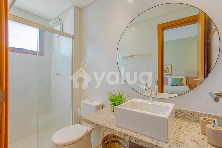 Apartamento en un cond. frente a la playa en Itacimirim.