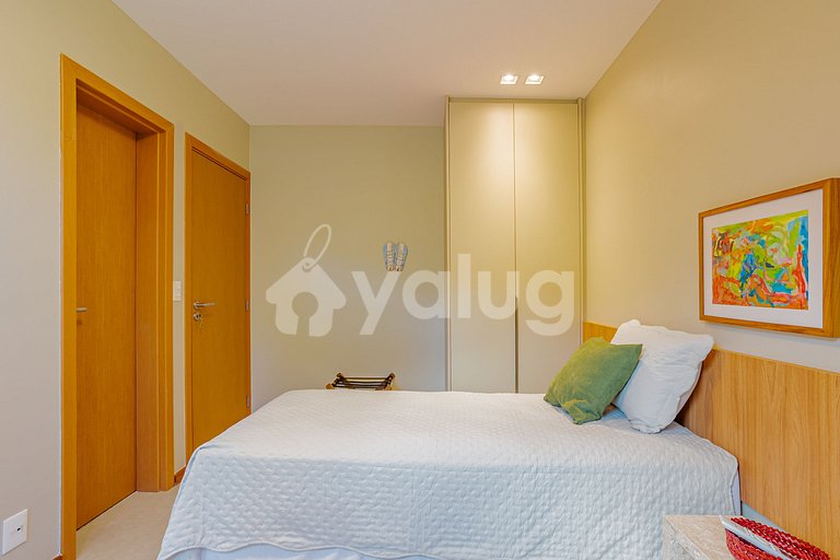 Beautiful Apartment in a Beachfront Condominium - Itacimirim