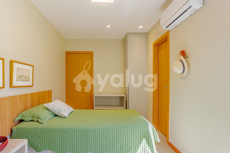 Beautiful Apartment in a Beachfront Condominium - Itacimirim