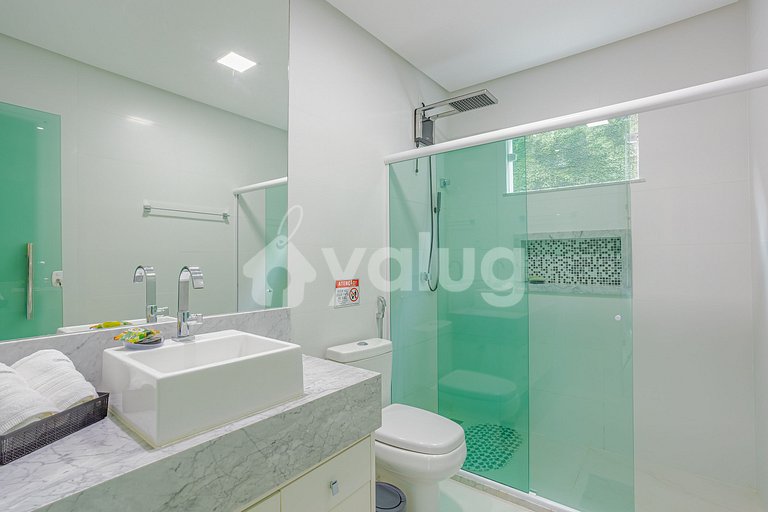 Hermosa casa con 4 suites y piscina - Paraíso dos Lagos