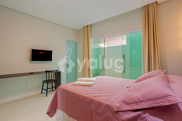 Hermosa casa con 4 suites y piscina - Paraíso dos Lagos