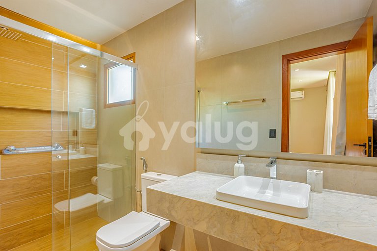 Luxury House with 4 Suites - Praia Bella