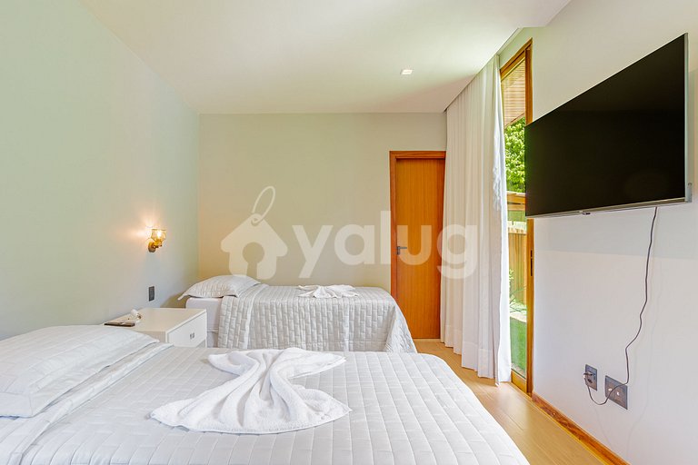 Luxury House with 4 Suites - Praia Bella