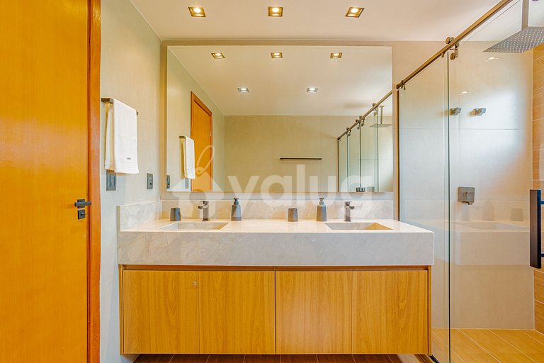 Luxury House with 4 Suites - Praia Bella