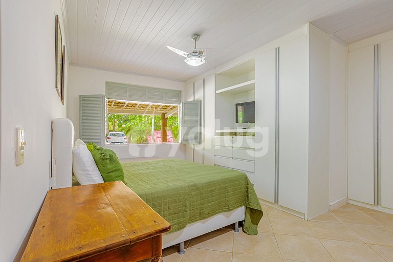 House with Pool, 6 Suites, 50m from the beach - Busca Vida