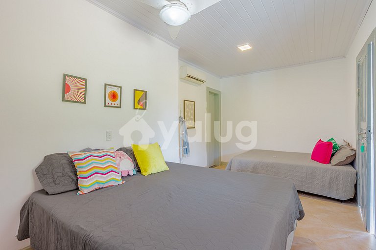 House with Pool, 6 Suites, 50m from the beach - Busca Vida