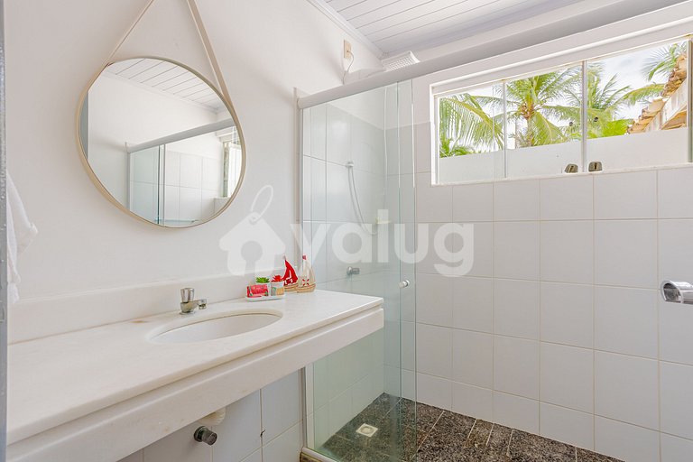 Casa com Piscina 6 Suítes a 50m da praia - Cond. Busca Vida