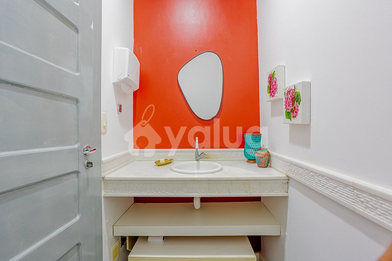 Casa com Piscina 6 Suítes a 50m da praia - Cond. Busca Vida