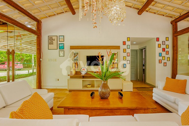 Casa com Piscina 6 Suítes a 50m da praia - Cond. Busca Vida