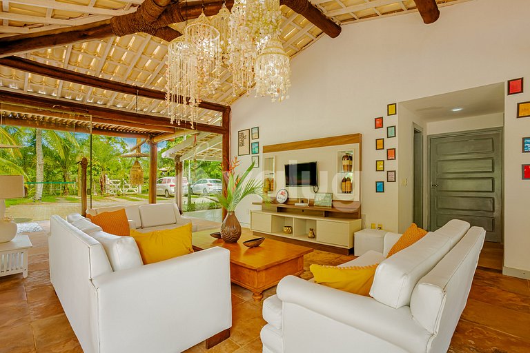 Casa com Piscina 6 Suítes a 50m da praia - Cond. Busca Vida