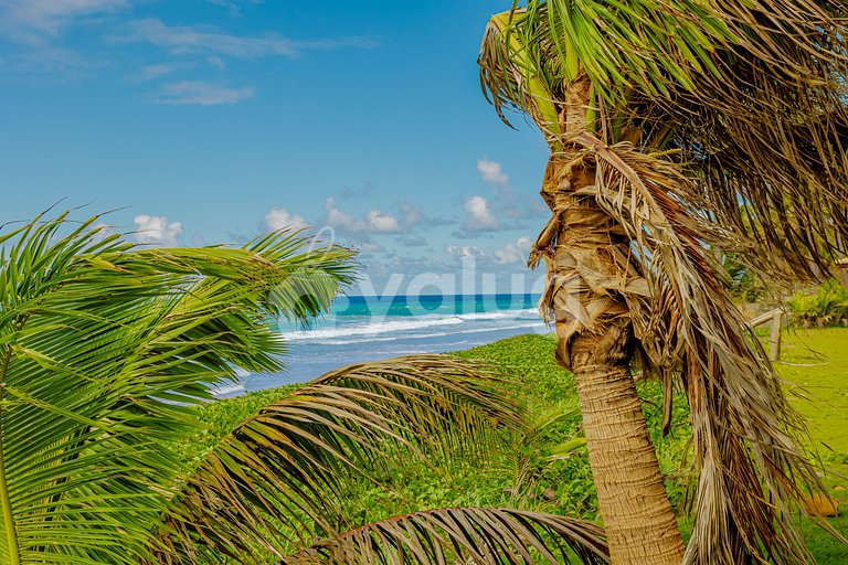 Casa com Piscina 6 Suítes a 50m da praia - Cond. Busca Vida