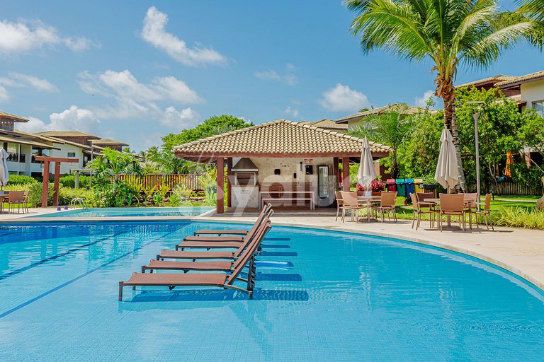 Beautiful 2-Bedroom Beachfront Apartment - Imbassaí